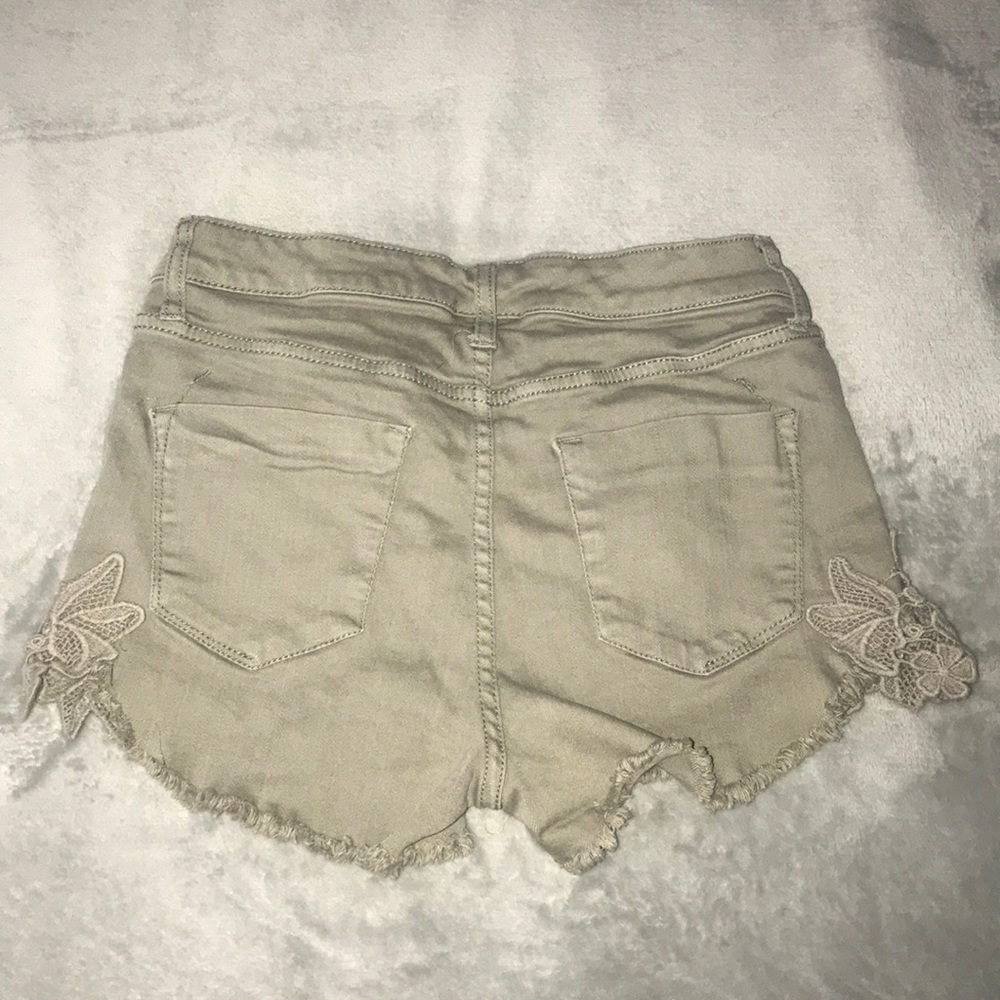 Shorts - Picture 2 of 3